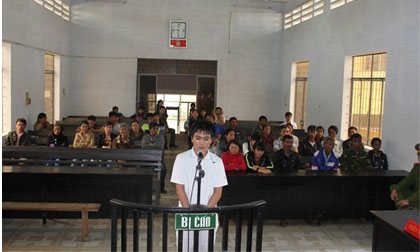 Vào nhà cưỡng hiếp thiếu nữ 14 rồi ung dung ngủ tới sáng