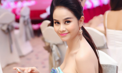 Sella Trương diện túi 700 trăm triệu dự event gây choáng