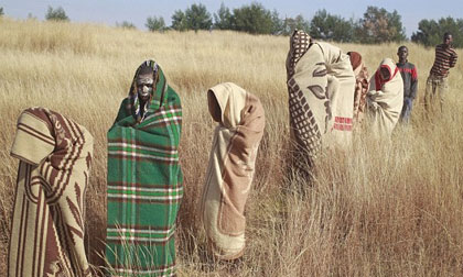 11 thanh niên thiệt mạng vì hủ tục cắt bao quy đầu