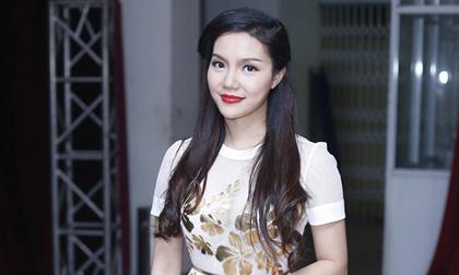 Ngọc Anh gầy "trơ xương" sau scandal mua giải