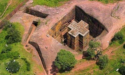 Nhà thờ khắc từ đá độc đáo ở Ethiopia
