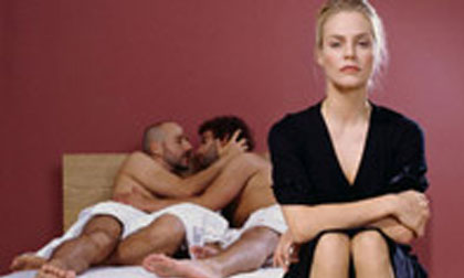 Sốc khi chồng đòi 'yêu' em trai