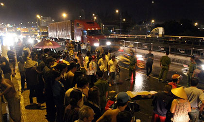 Tai nạn chết người trên cầu, giao thông hỗn loạn