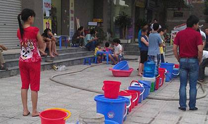 Dân nghèo ngấm cái khổ ở chung cư giá rẻ