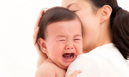 Trẻ sẽ bị lồng ruột nếu mẹ ép ăn nhiều