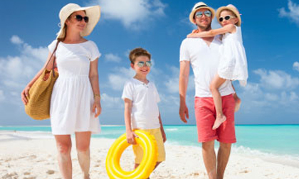 Top 5 mối nguy hiểm sức khỏe “rình rập” khi đi tắm biển