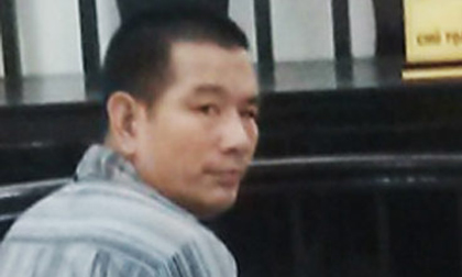 Vừa ra tù, nghịch tử giết mẹ để trả thù