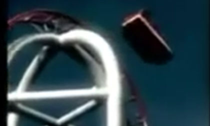 ''Thót tim'' khi nhìn tàu cao tốc công viên bay khỏi đường ray