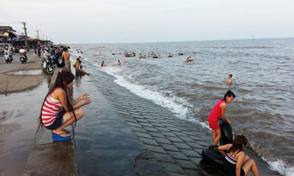 Dịch vụ gái gọi xem World Cup "cháy hàng" ở Quất Lâm