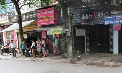 Nạn nhân mới ra tù bị gục chết bên vũng máu