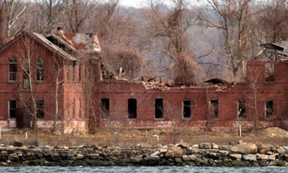 Đáng sợ địa danh du lịch từng là những ngôi mộ tập thể