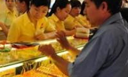 Vàng vẫn chưa dứt đà “rơi”