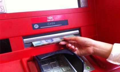 Mách chị em bí quyết sử dụng thẻ ATM an toàn