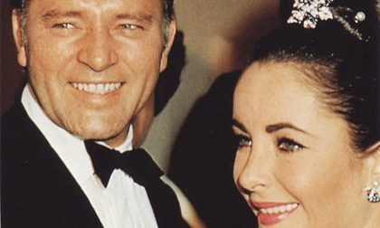 Chuyện tình kinh điển của cặp đôi yêu đi, cưới lại tới hai lần