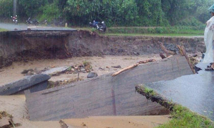 Sạt lở đất, 7 người chết ở Hà Giang