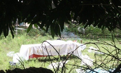 Kinh hãi phát hiện thi thể người đàn bà sống một mình nằm dưới đáy giếng