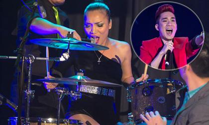Hồng Ngọc đánh trống cho Quang Hà hát ở Úc