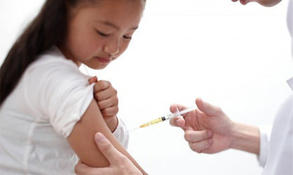 Rất nguy hiểm khi mẹ tự ý tiêm hormone tăng trưởng cho trẻ