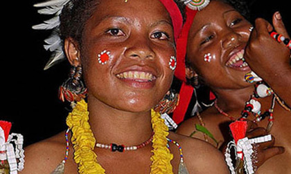 Những tục lệ quan hệ kinh hoàng trên thế giới