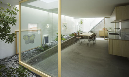 Độc đáo ngôi nhà có vườn bên trong ở Nhật Bản