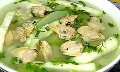 Giảm cân cực hiệu quả với canh bầu nấu hến