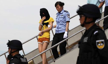 Đầu độc người yêu rồi nằm cạnh xác 7 ngày