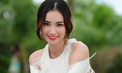 Mê mẩn với vẻ đẹp tinh khiết như nắng mai của Trúc Diễm