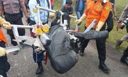 Trục vớt 37 thi thể nạn nhân chuyến bay QZ8501