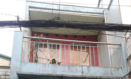 Nửa đêm, phát hiện bố mẹ nằm bất động trên vũng máu