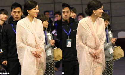 Lâm Chí Linh mặc váy như 'xác ướp Ai Cập'