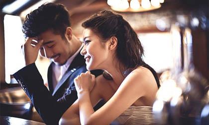 Chán người tình giàu có, tôi tán tỉnh anh hàng xóm có vợ