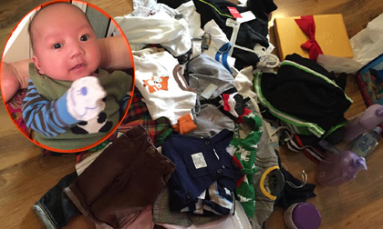 Con trai Tuấn Hưng được tặng ''núi'' quần áo đẹp  