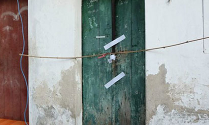 'Đôi nam nữ ôm nhau chết' do chích điện tự tử