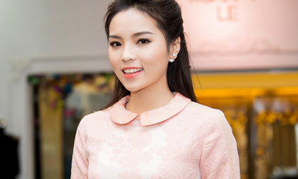 Hoa hậu Kỳ Duyên xinh tươi với trang phục đời thường