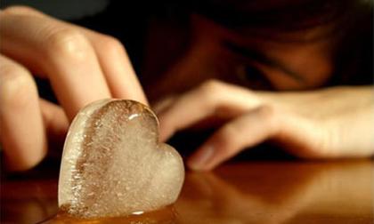 Bạn trai báo bị vô sinh sau khi tôi trao anh đời con gái