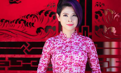 Thanh Thảo dịu dàng diện áo dài đi lễ chùa