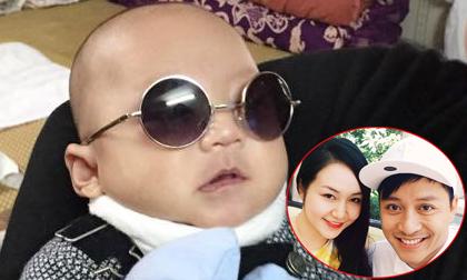 Tuấn Hưng đảm đang đưa con trai đi khám 