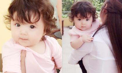 Cadie vô cùng đáng yêu khi được mẹ đưa đi ăn