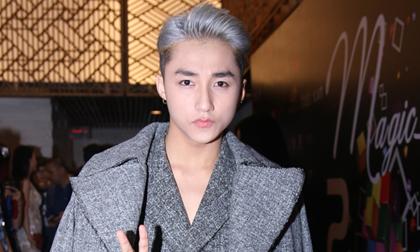 Sơn Tùng M-TP tươi tắn đi nhận giải mặc công ty cũ khởi kiện