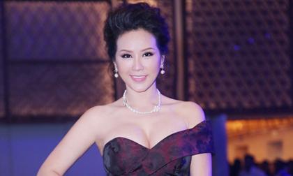 Hoa hậu Thu Hoài diện trang sức 7 tỷ dự sự kiện