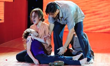 BNHV 2015: 'Bà bầu' Angela Phương Trinh bất ngờ dẫn đầu