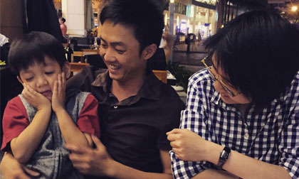 Subeo 'e lệ' ngồi trong lòng bố khi đi ăn