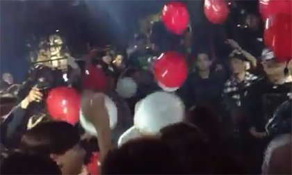 Màn cầu hôn đậm chất hip hop của nam chính 'Bước nhảy xì tin'