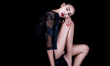 Diệu Huyền gợi cảm khoe chân dài miên man