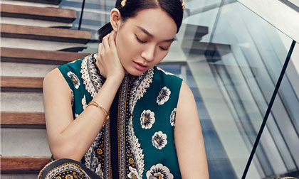 Shin Min Ah khoe sắc kiêu kỳ với trang phục lộng lẫy