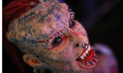 Rợn người với lễ hội xăm hình quái dị ở Venezuela