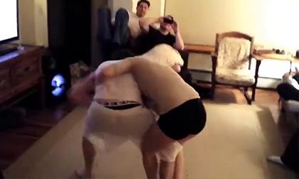 Nam thanh niên bị phái yếu 'hạ đo ván'