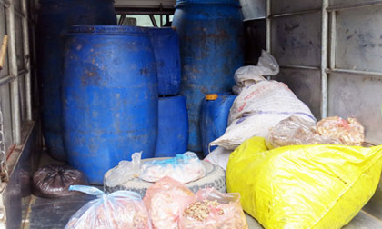 Mỡ thối, xương trâu biến chất 'bao vây' người tiêu dùng ngày giáp Tết