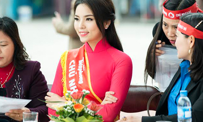 Hoa hậu Nguyễn Cao Kỳ Duyên về quê hiến máu