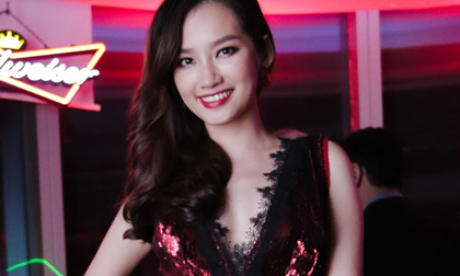 Trúc Diễm lộng lẫy dự tiệc trước đám cưới